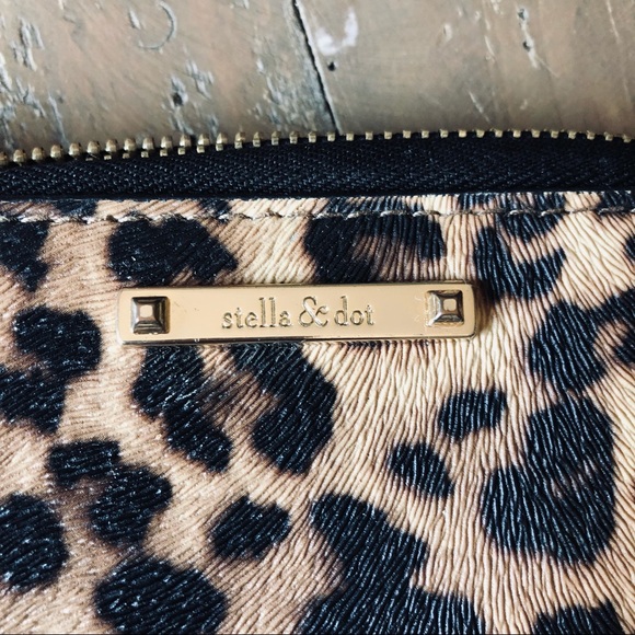 Stella & Dot Cheetah wallet- Like New! - Picture 2 of 6